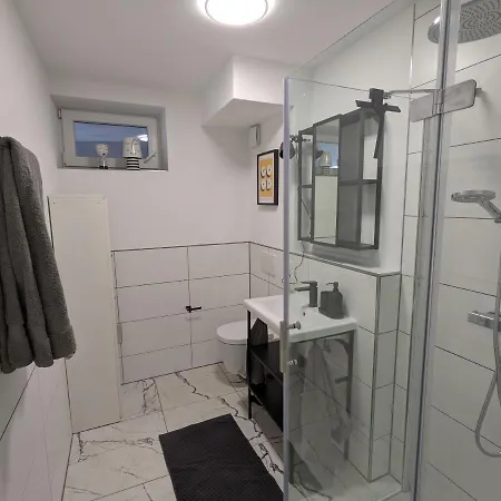 Zentrale Und Gemuetliche In Nah An Der Apartmán *