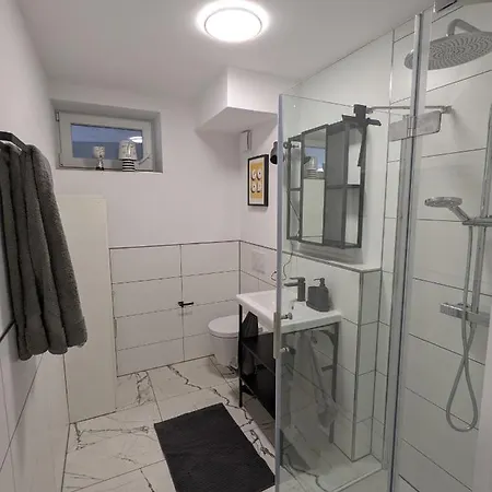 Zentrale Und Gemütliche In Nah An Der